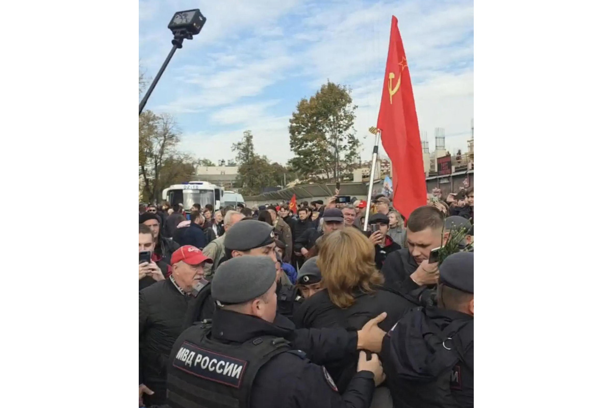 Около 60 человек задержали на митинге КПРФ в Москве